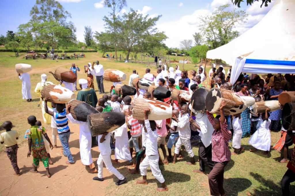 Expanding the Network of Spiritual Bases
Since 2019, Mulema has been actively setting up and opening these spiritual centers. "Ebigabiro" have been established in various districts across western Uganda, including Kamwenge, Kazo, Kiruhura, Isingiro, Kyegegwa, Mbarara, Buhweju, Sheema, and Kitagwenda. The movement has also extended its reach beyond Uganda, creating strong networks with thousands of followers in Rwanda and other parts of Africa. Mulema stresses the importance of this work, stating, "It is our role as Africans to restore and protect our culture, tradition, and spiritual beliefs."