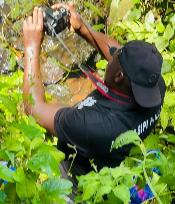 The lens, for me, is not merely a technical apparatus; it is an extension of my perception, a conduit through which I endeavor to convey the profound narratives unfolding before my eyes. Early challenges included mastering the intricate dance of light and shadow in diverse Ugandan environments – the harsh midday sun, the diffused glow of a jungle canopy, or the ephemeral beauty of a sunset over the savanna. I learned the critical importance of patience, waiting for that fleeting moment when emotion, landscape, and light converge perfectly. It was in these moments that I truly began to understand the essence of capturing not just an image, but a feeling.